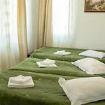 Curtea Brancoveneasca Гостевой дом